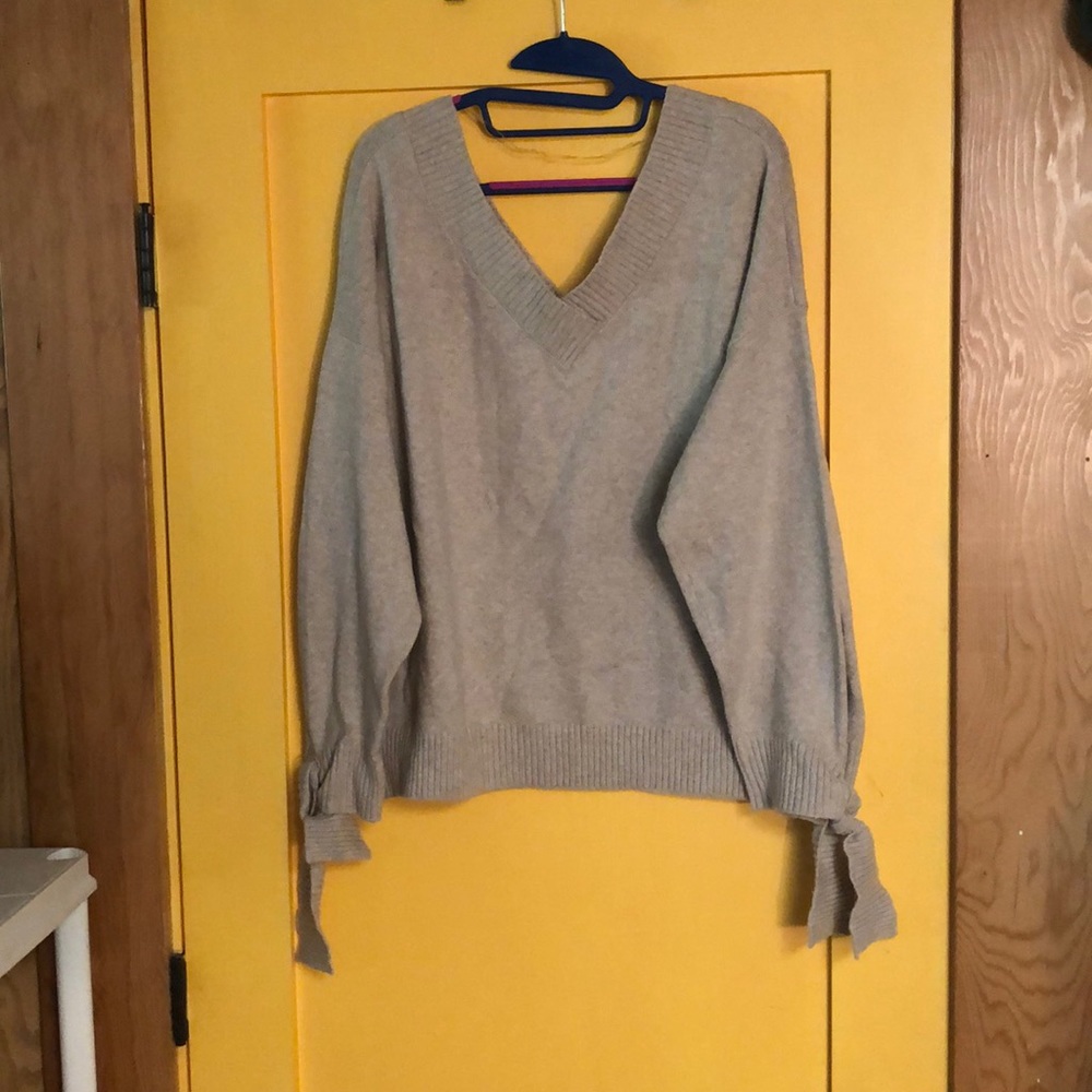 V neck sweater
